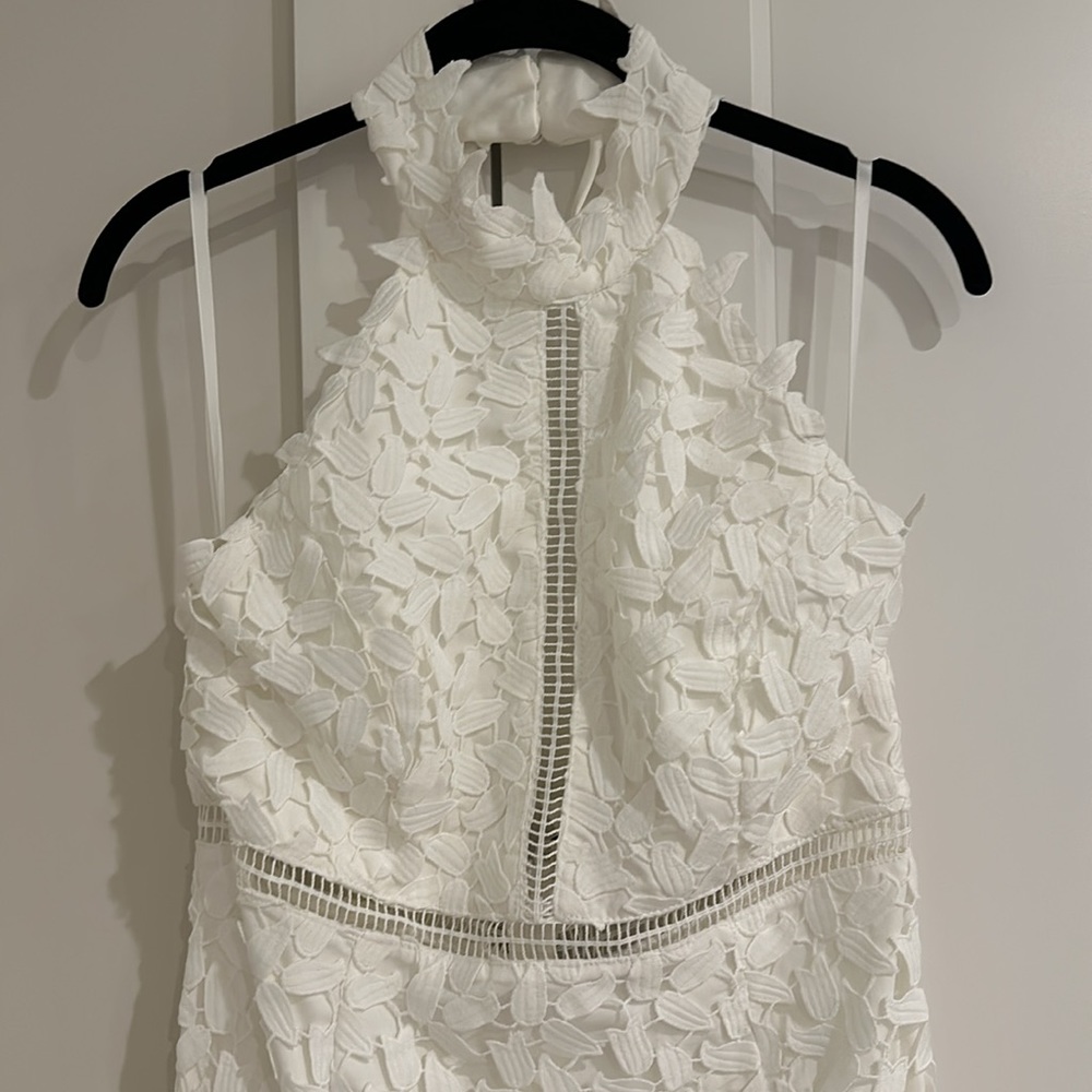 Perfect wedding shower or rehearsal dress for the bride to be! - Picture 2 of 4